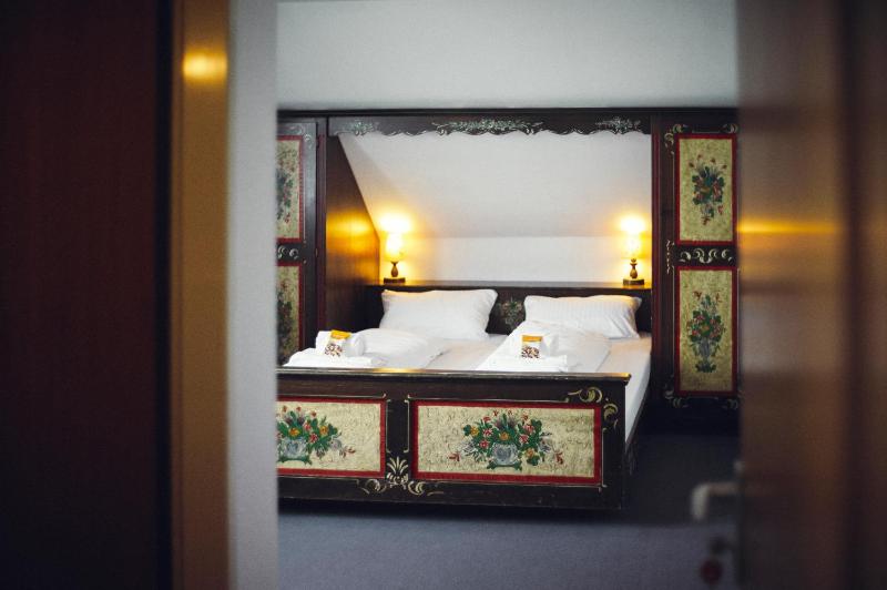 Budget Double Room image 3