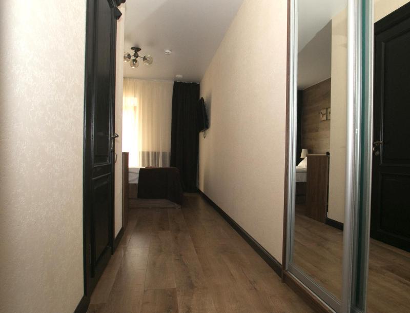 Twin Room image 1