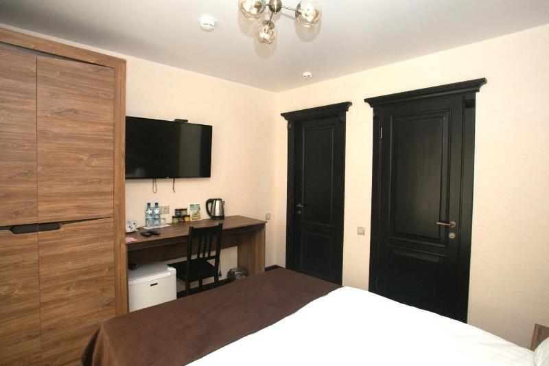 Superior Double or Twin Room image 3
