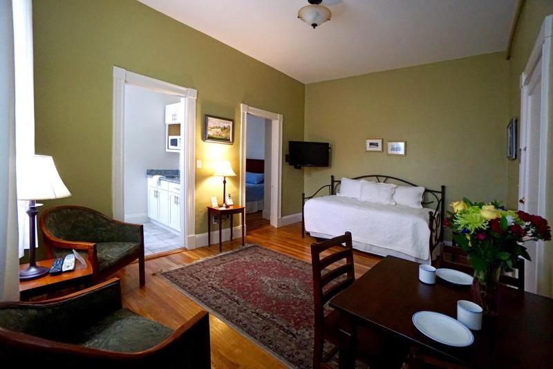 Family Suite - Pet Friendly - West House image 2