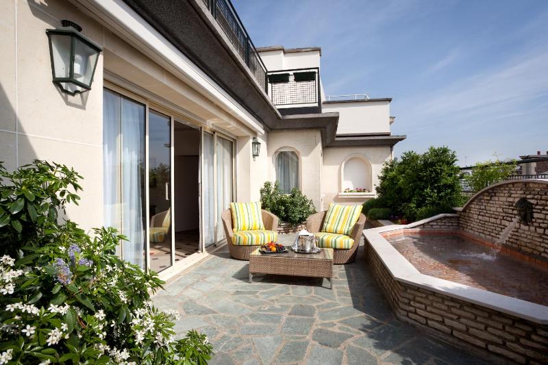 Apartment with Terrace image 1