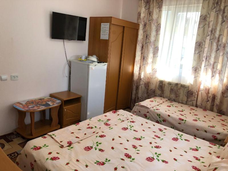 Triple Room with View image 3