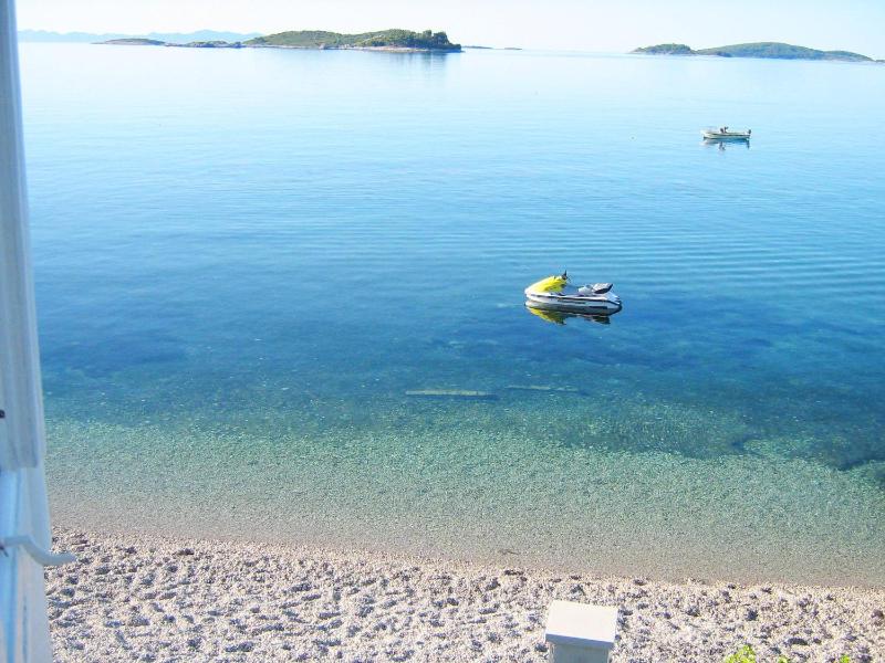 Beachfront 4-bedroom villa Sea Wave in Orebic Croatia - image 9