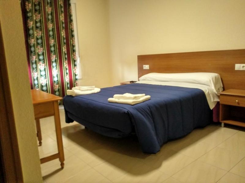 Double Room image 4