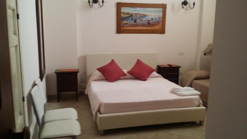 Quadruple Room with Private Bathroom image 4