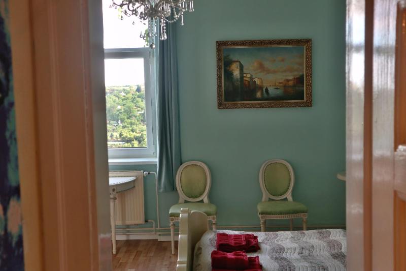 Superior King Room image 3