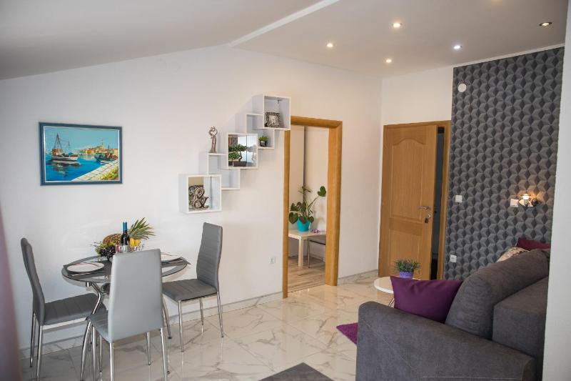 Comfort One-Bedroom Apartment with Balcony and Sea View image 3