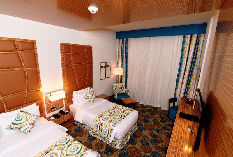 Standard Twin Room image 1