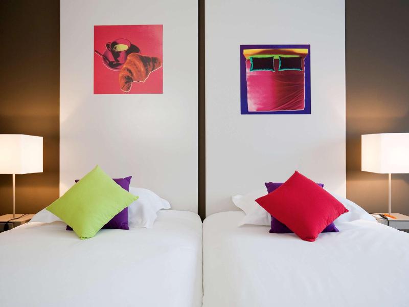 Twin Room image 3