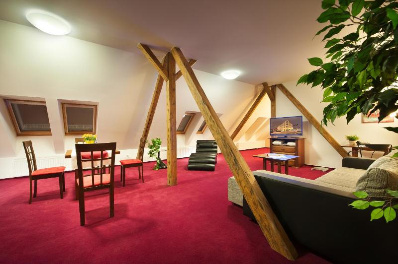 Luxury Attic Suite image 1
