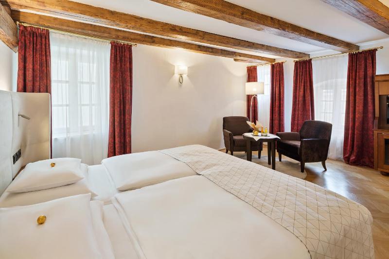 Superior Double Room image 3