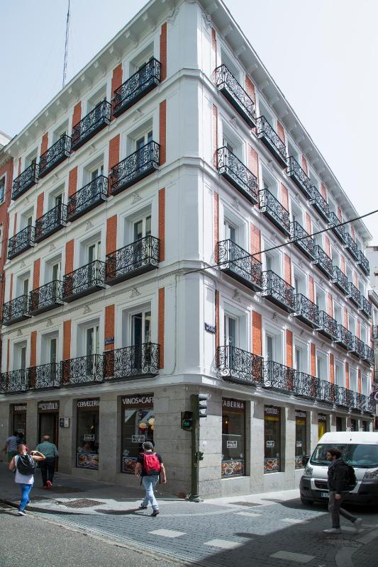 JC Rooms Chueca - image 10