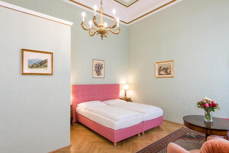 Hotel Regina - image 2