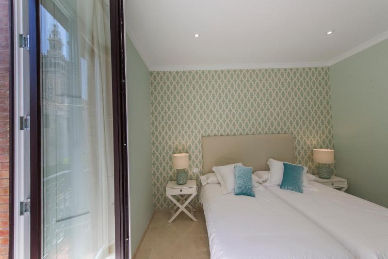 Deluxe Apartment image 2