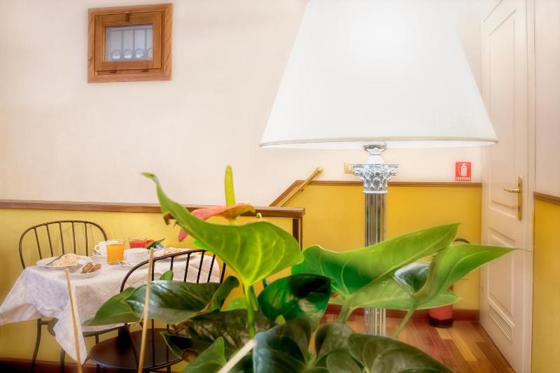 Economy Double Room image 2