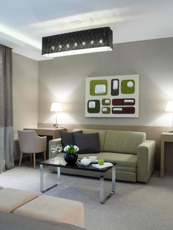 Family Room (2 Adults + 2 Children) image 4