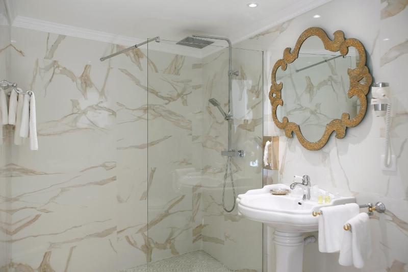 Superior Double or Twin Room - Garden floor image 2
