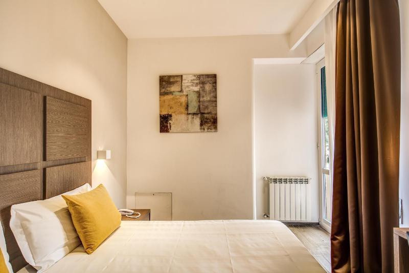 Double or Twin Room image 3