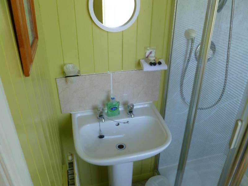 Standard King Room image 1