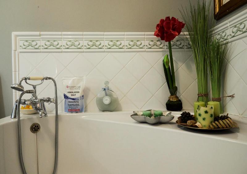 Deluxe Triple Room with Bath image 1