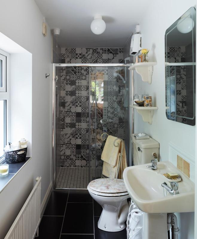Deluxe Double Room with Shower image 4