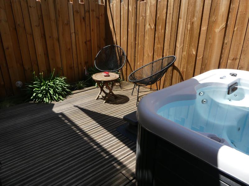 Superior Double Room with Hot Tub image 3