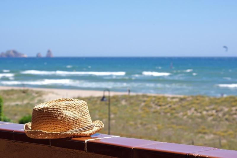 Two-Bedroom Apartment with Sea View (4 Adults) image 4