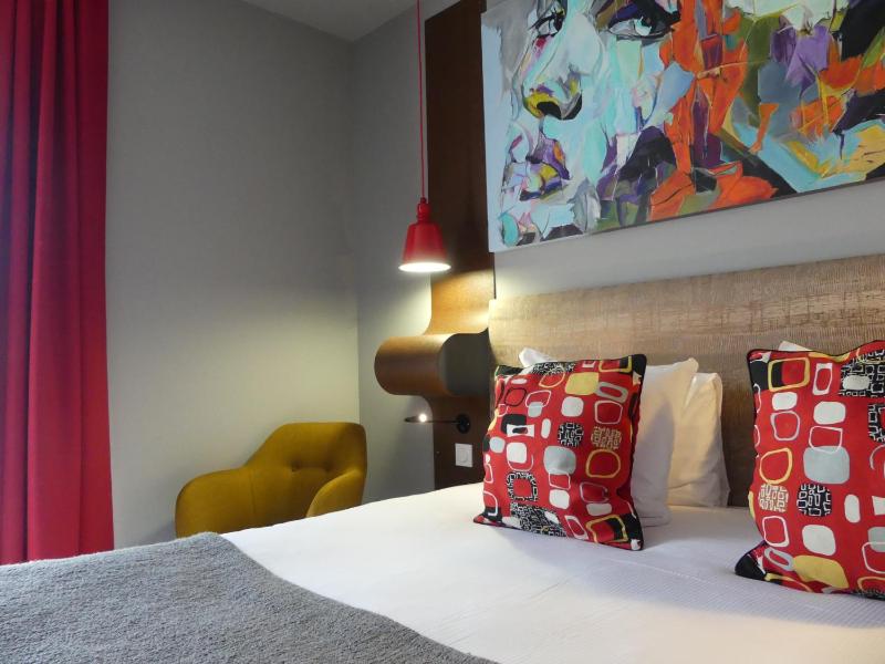 Premium Double Room image 4