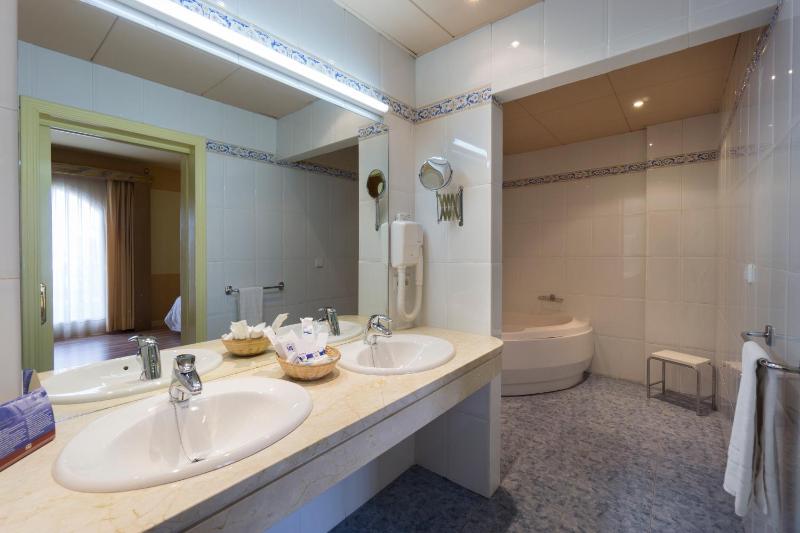 Junior Suite image 2