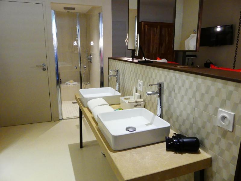 Superior Double Room with Hot Tub image 4
