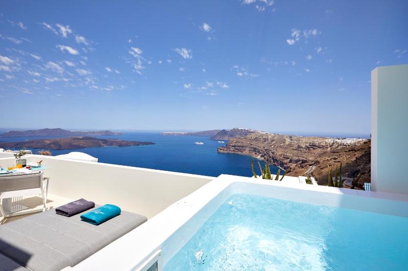 Rubi Suite with Heated Plunge Pool and Caldera View image 1