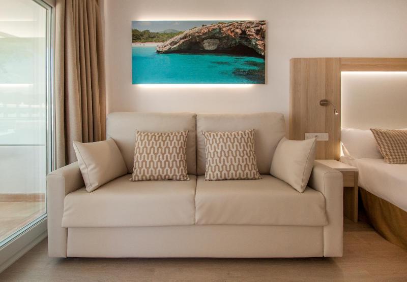 One-Bedroom Apartment (3 Adults) image 3