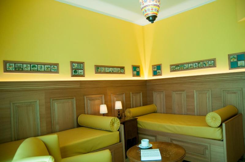 Deluxe Suite with Sea View image 3