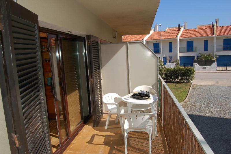One-Bedroom Apartment image 3