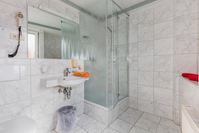 Triple Room image 2