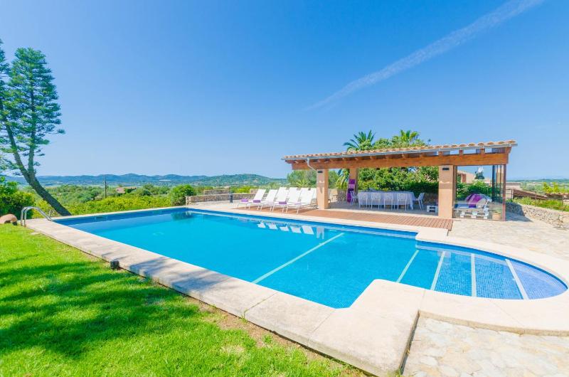 Five-Bedroom Villa image 1