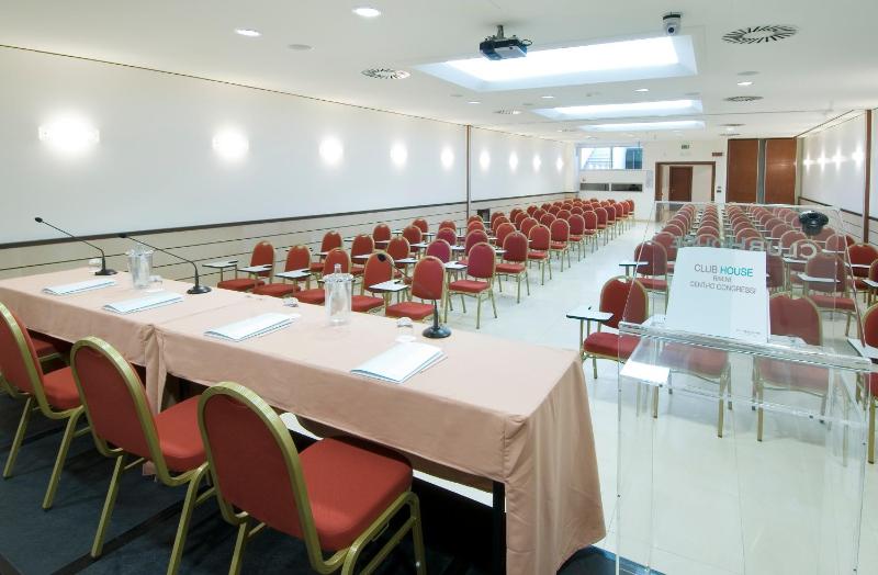 Club House Hotel - image 24