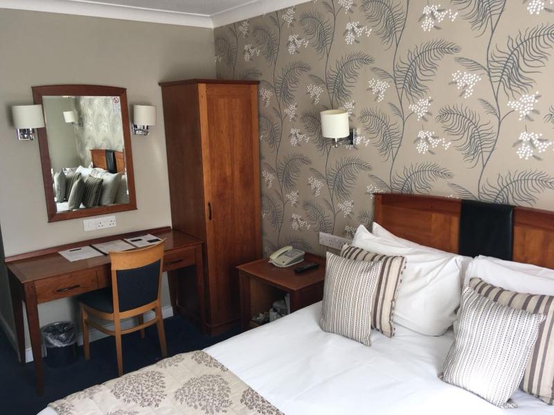 Small Double Room image 3