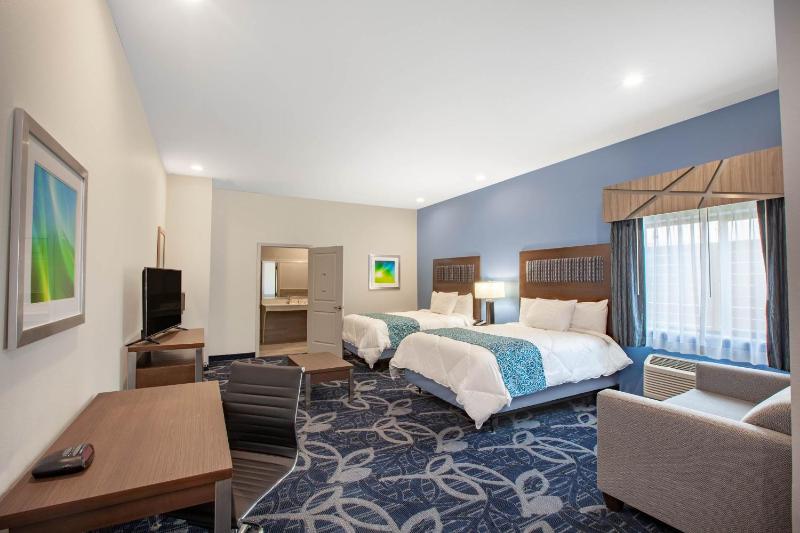 Baymont Inn & Suites Houston Hobby Airport - image 15