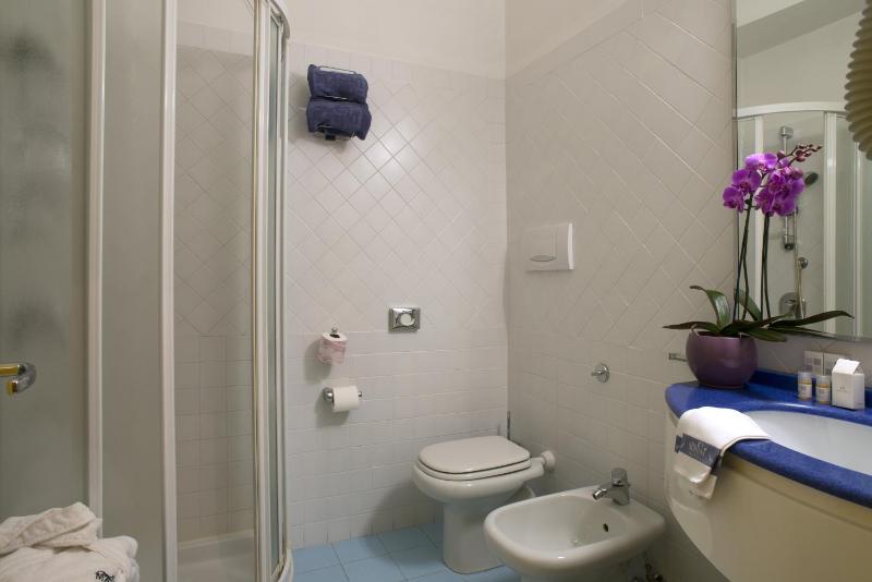 Economy Single Room image 3