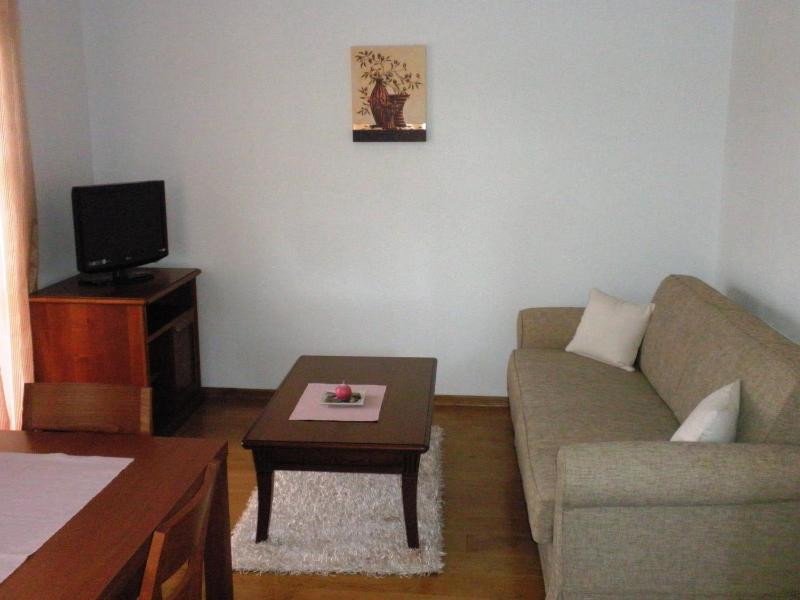 Quadruple Room image 2