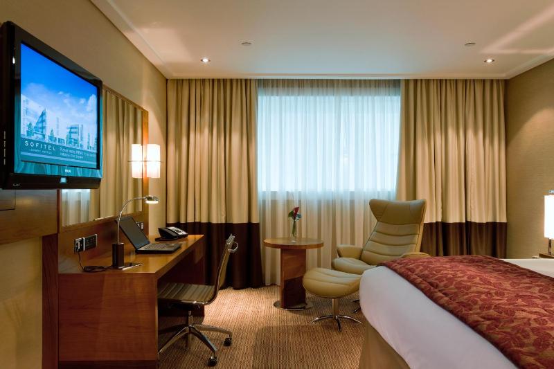 Luxury King Room image 4