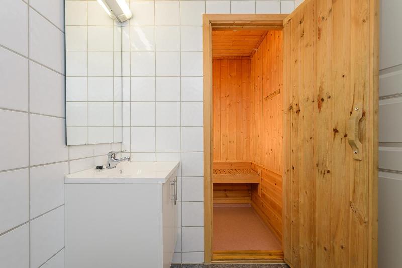 Apartment (4 Adults + 2 Children) image 3