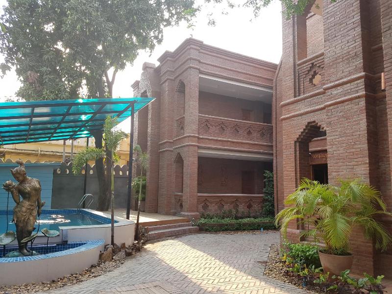 Northern Breeze Hotel - image 5