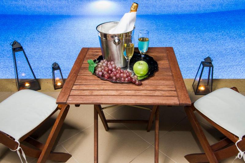 Five Bedroom Villa (9 Adults) image 1