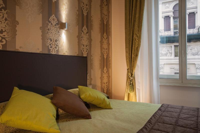 Double or Twin Room image 2