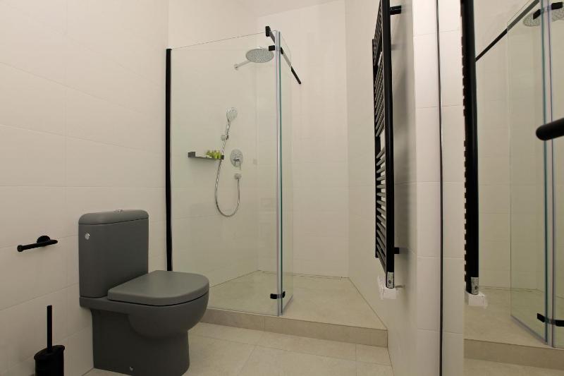 Double Room image 3