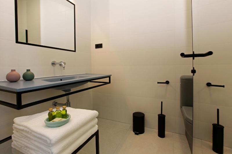 Double Room image 4
