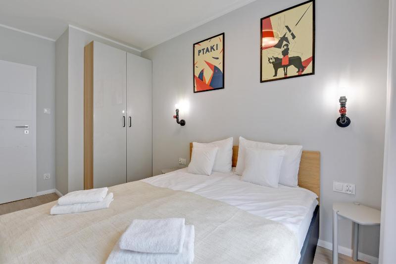 Deluxe Two-Bedroom Apartment image 3
