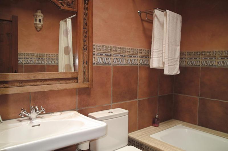 One-Bedroom Cottage with Private Garden and Terrace (3 Adults) image 3